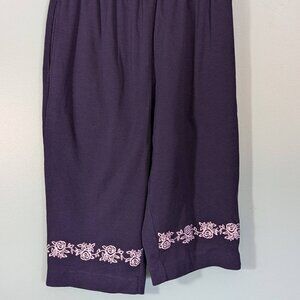 Bon Worth Women's Capri Shorts Size Extra Small Petite Blue With White Floral